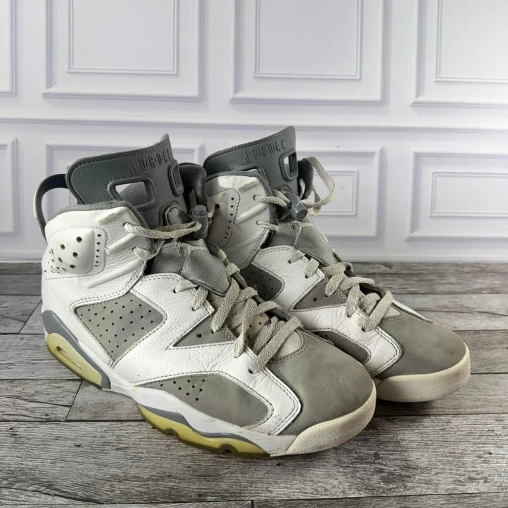 Men's size 9 Jordan 6 Retro 
